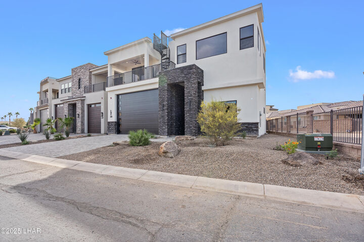 Property Photo: 803 Malibu Dr AZ 86403