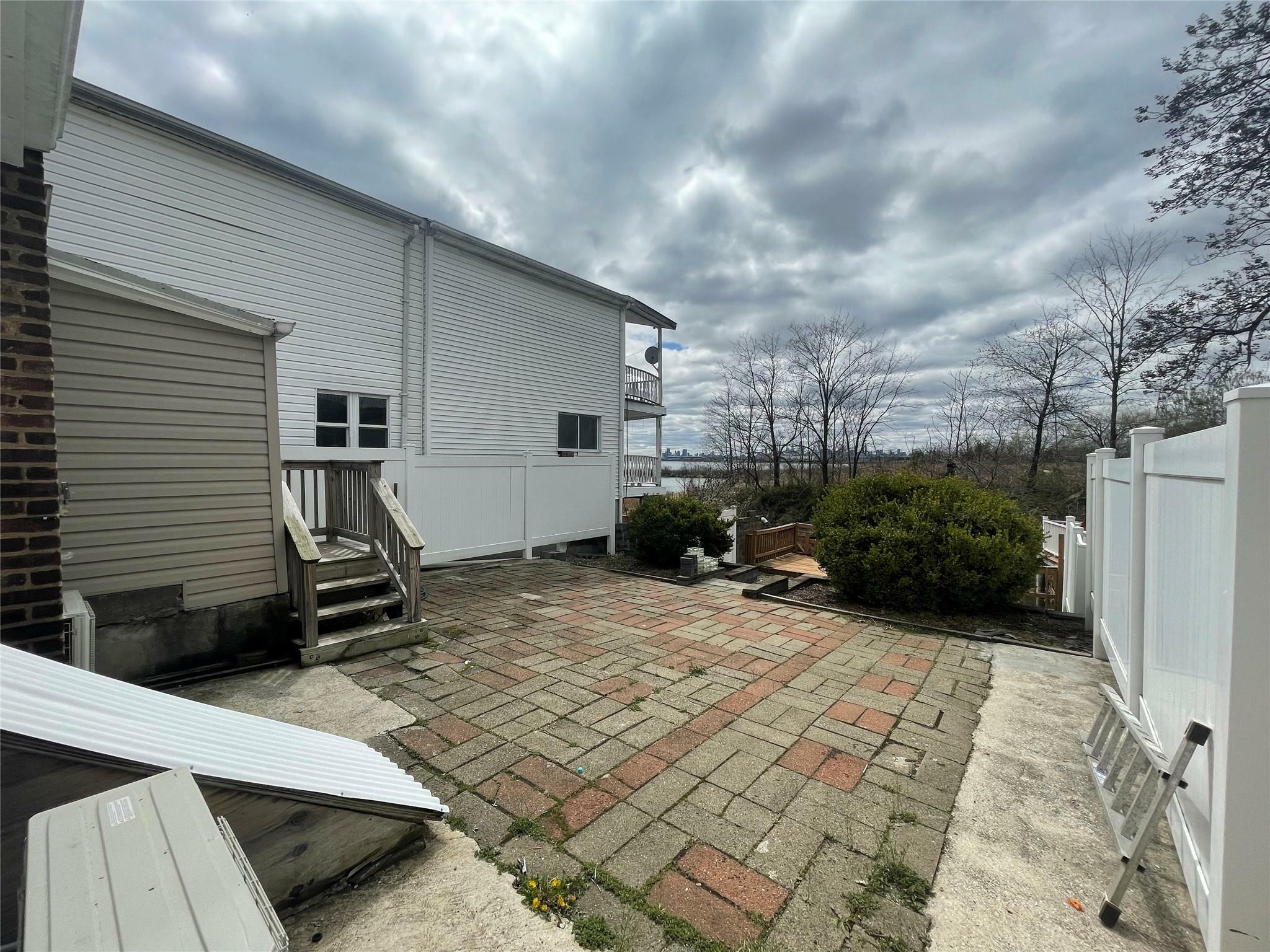 Property Photo: 1101 Harding Park NY 10473