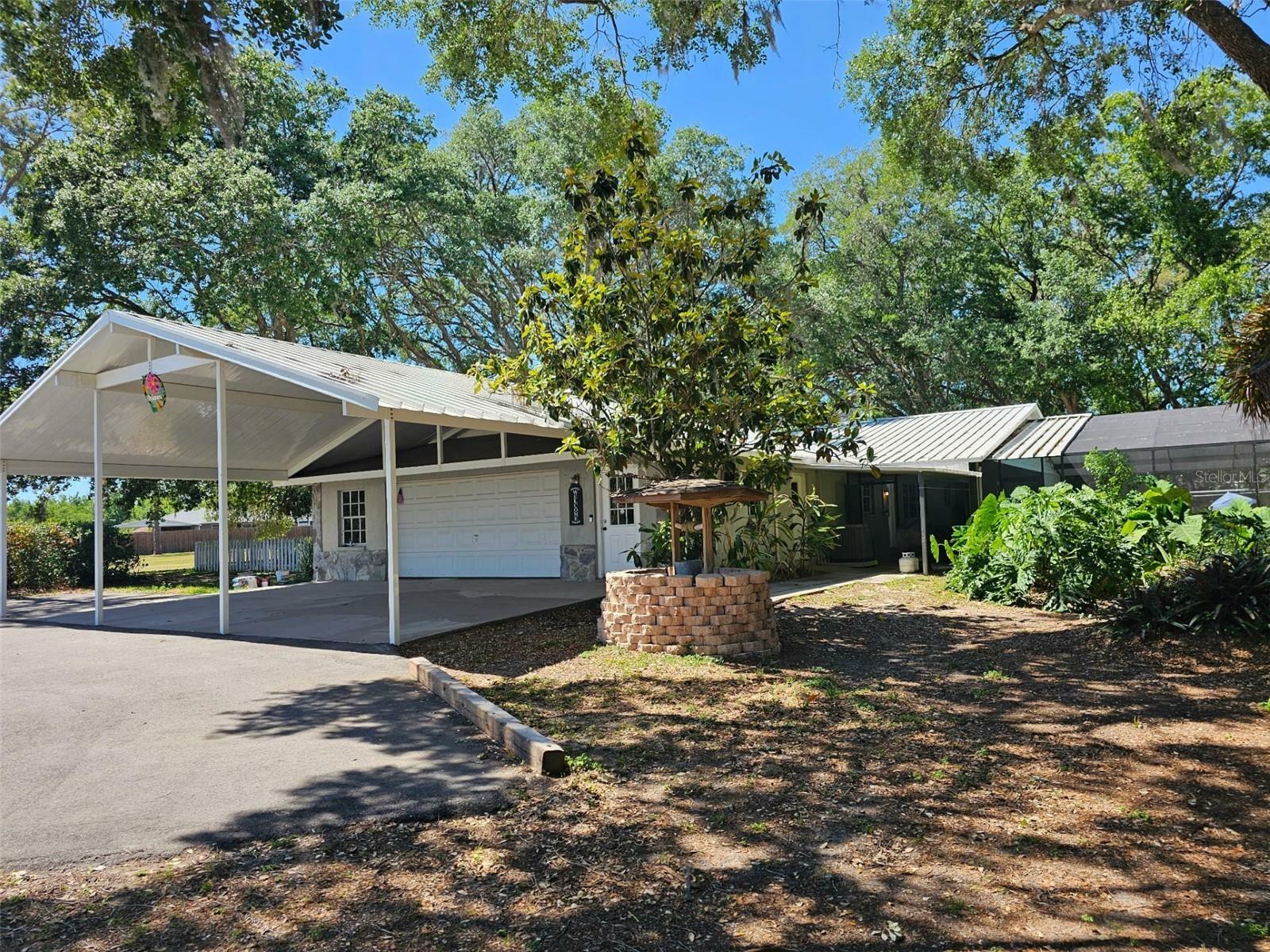 Property Photo: 34651 Appaloosa Trail FL 33541