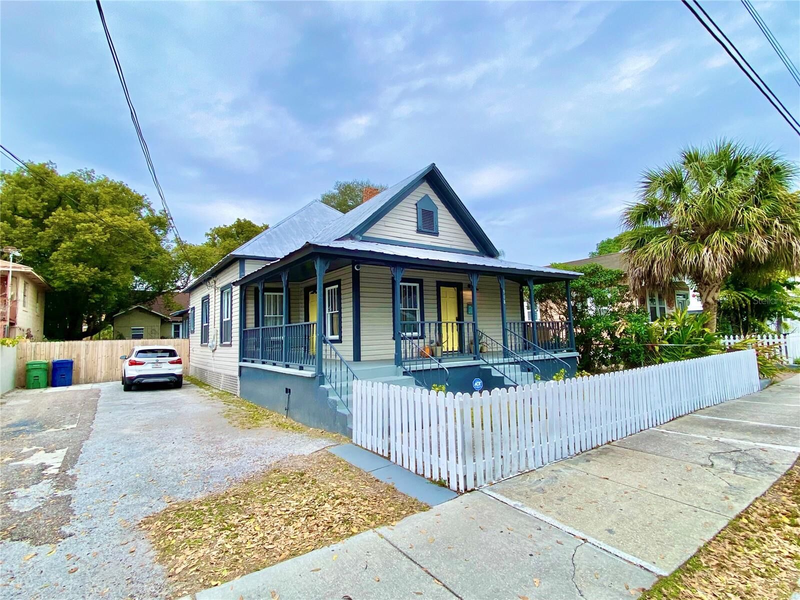 Property Photo: 908 E 20th Avenue FL 33605