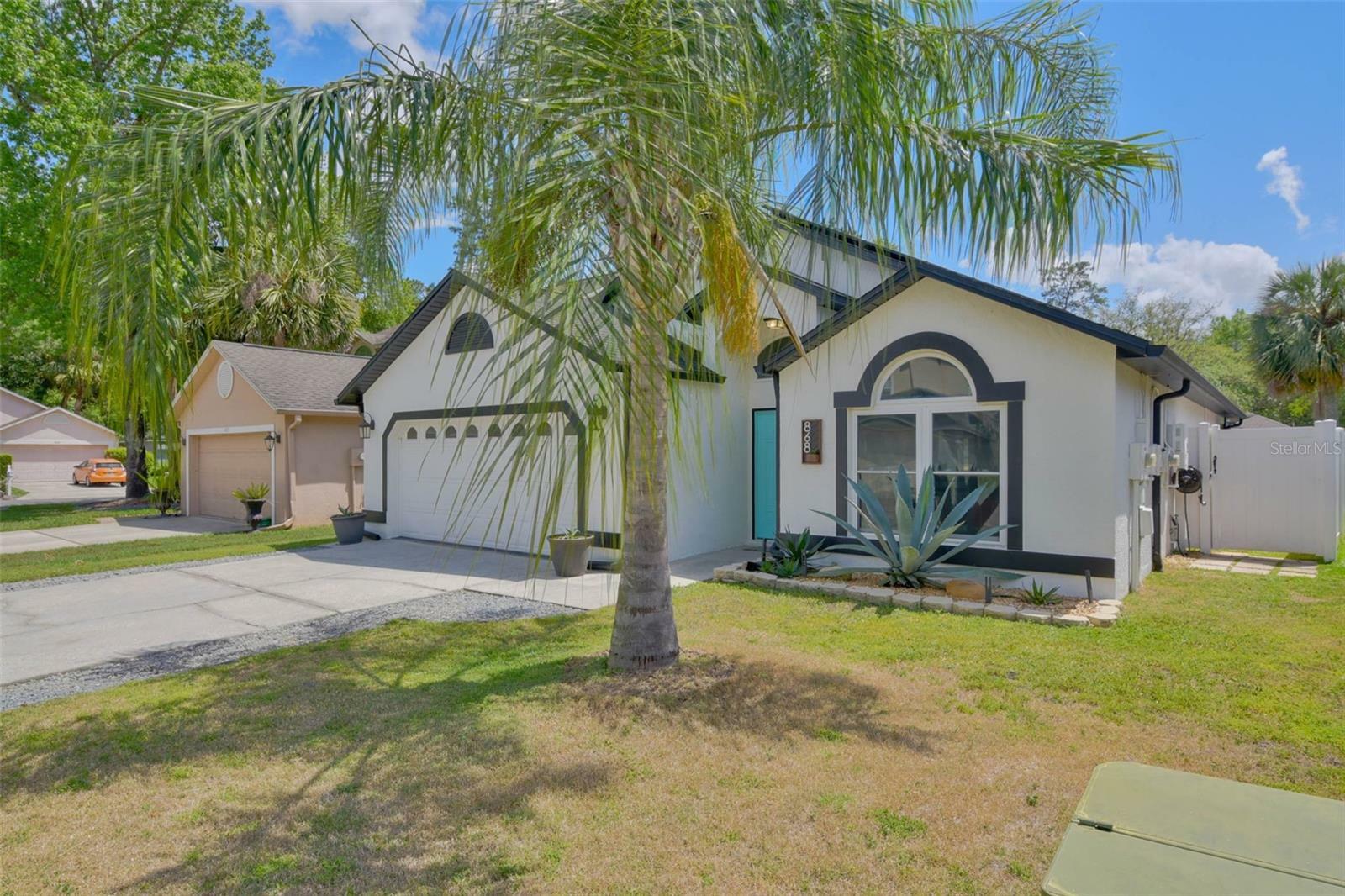 Property Photo: 868 Shell Lane FL 32750