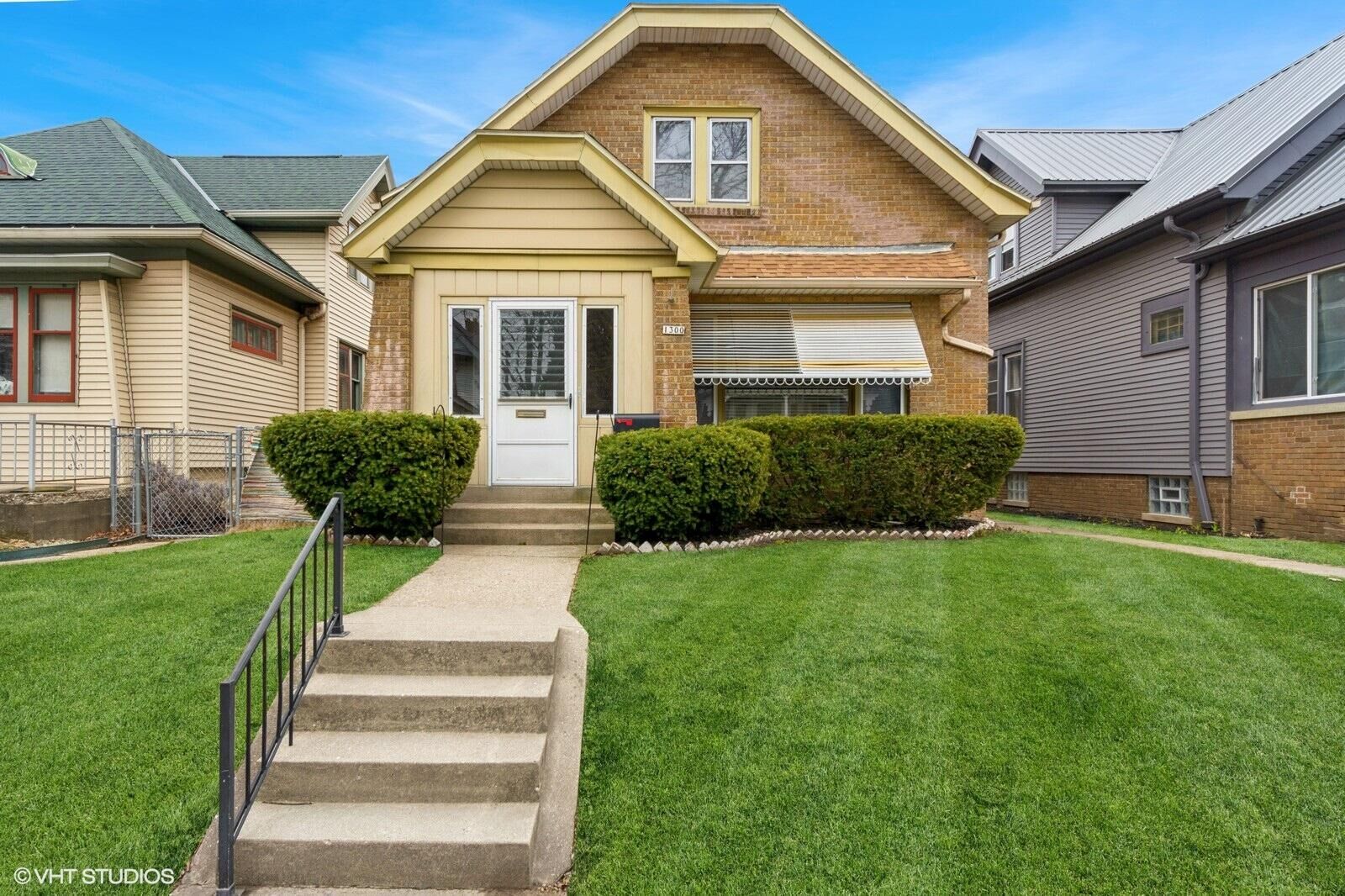 Property Photo:  1300 S 29th St  WI 53215 