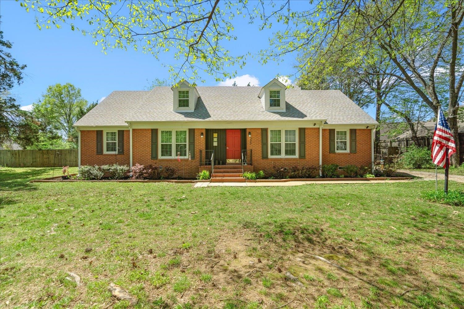 Property Photo: 3869 Appling Rd TN 38135
