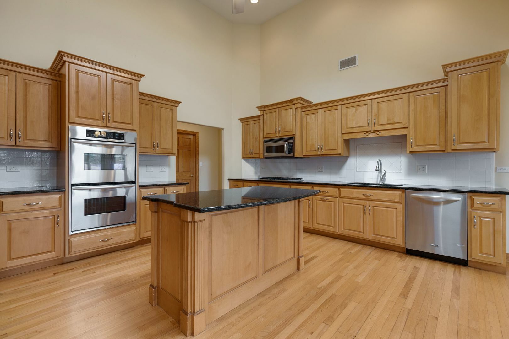 Property Photo: 20187 Waterview Trail IL 60423