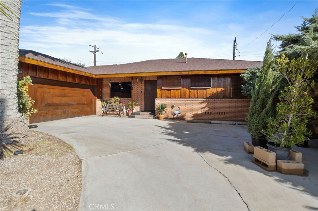 Property Photo: 6945 Seine Avenue CA 92346