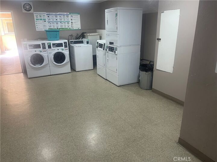 Property Photo: 408 E Civic Center Drive 204 CA 92701