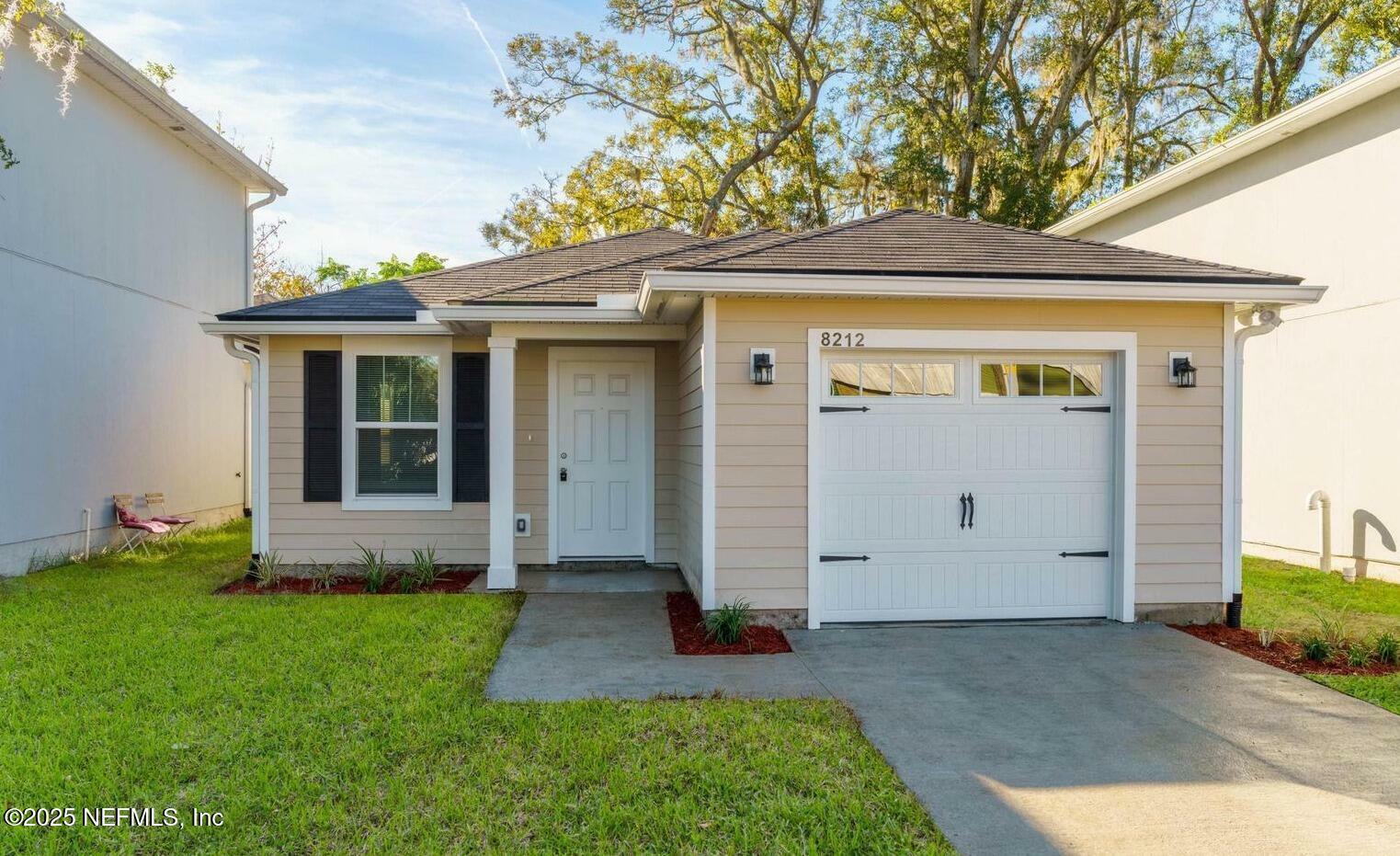 Property Photo: 8212 Eaton Avenue FL 32211