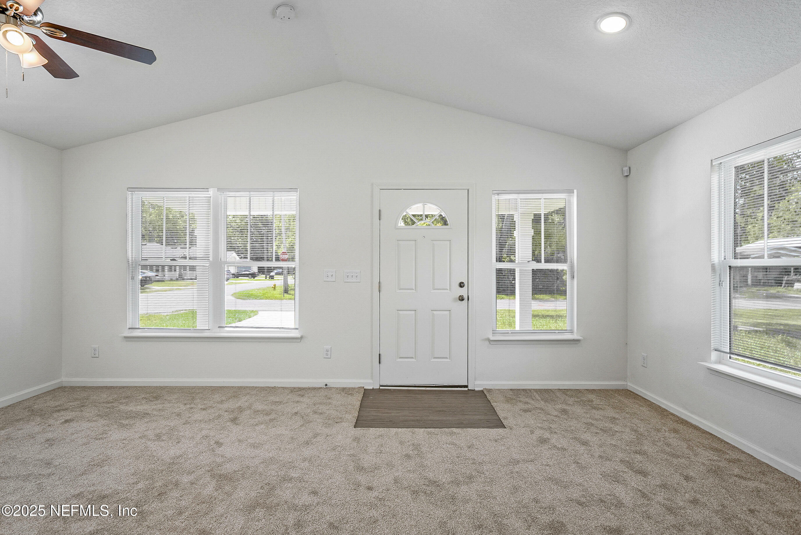 Property Photo: 915 Franklin Street FL 32206