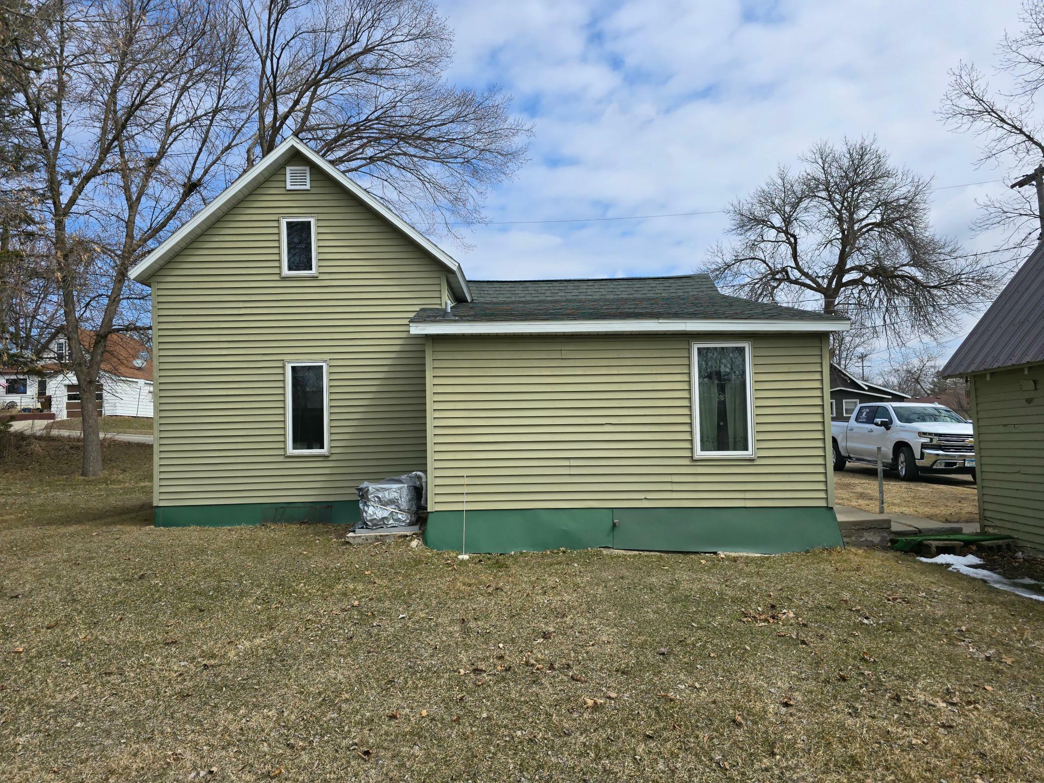 Property Photo: 112 E Oak Avenue MN 56544