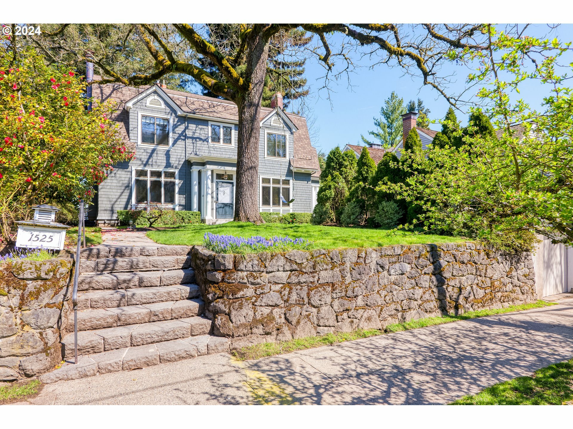 Property Photo: 1525 SW Myrtle St OR 97201