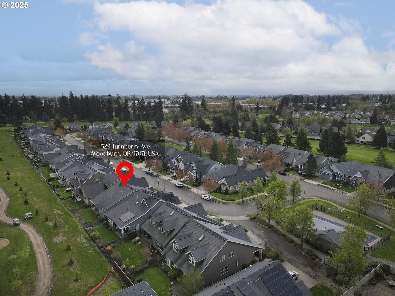 Property Photo:  529 Turnberry Ave  OR 97071 