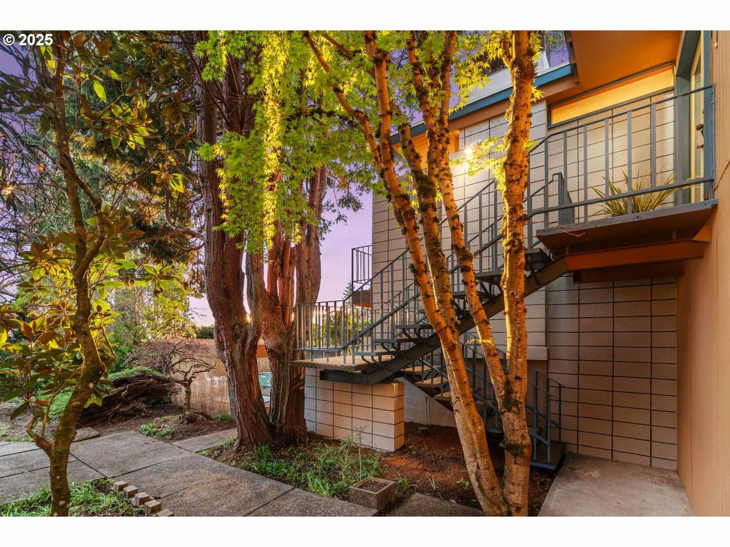 Property Photo: 900 SW 83rd Ave OR 97225