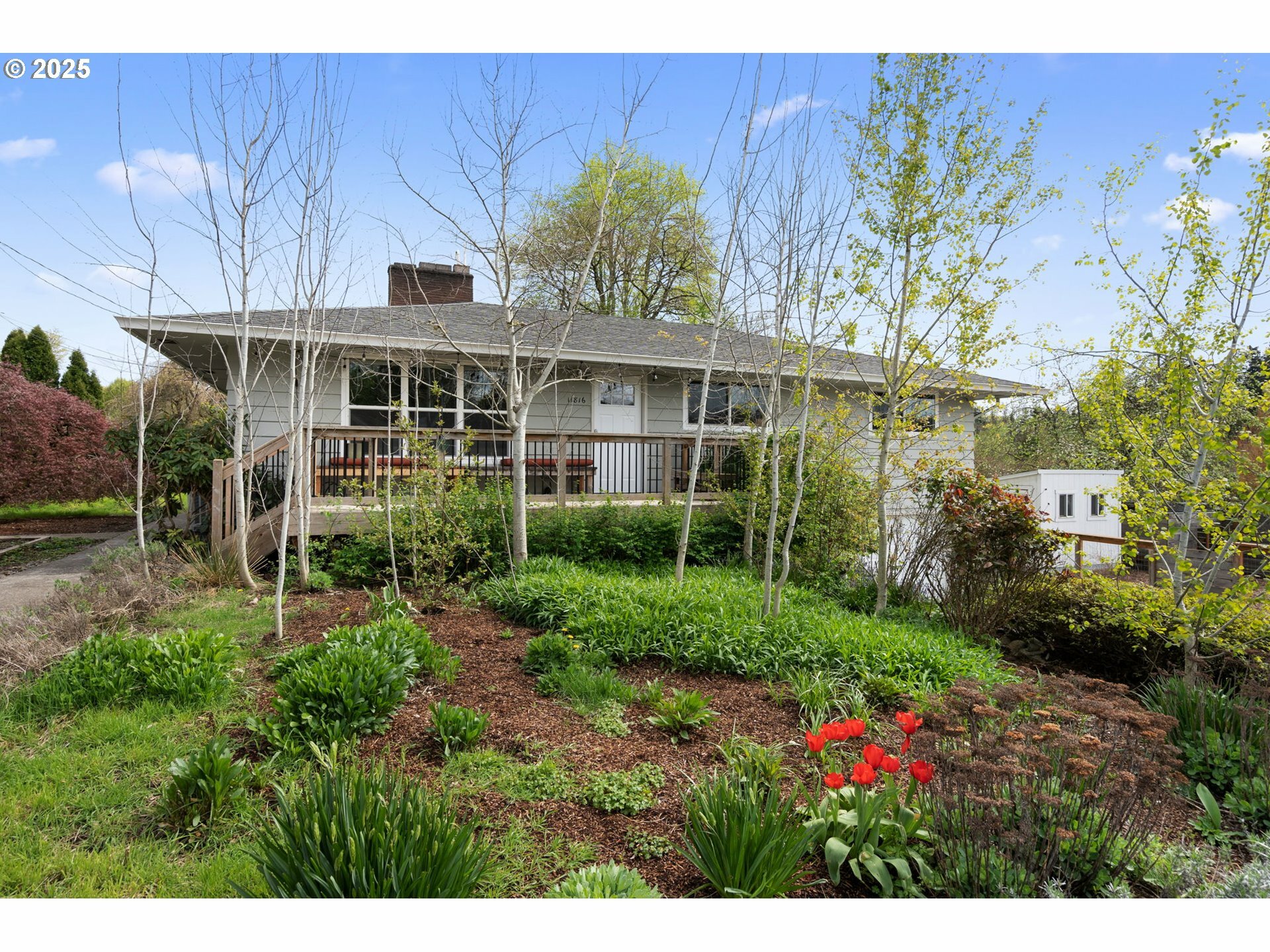 Property Photo: 11816 SE 26th Ave OR 97222