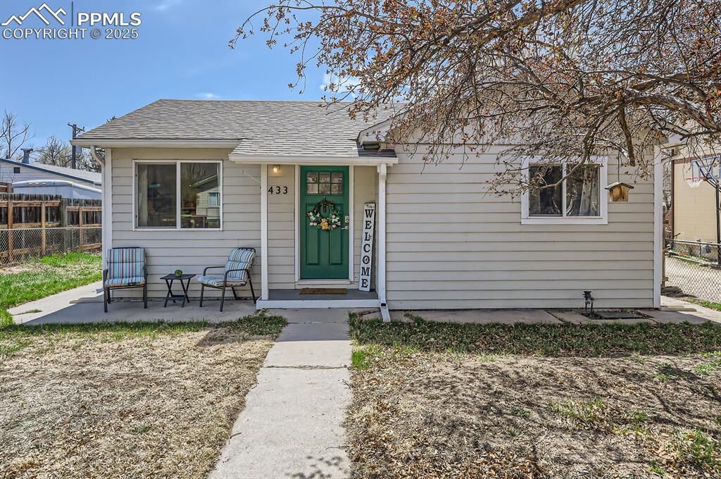 Property Photo:  2433 E Monument Street  CO 80909 