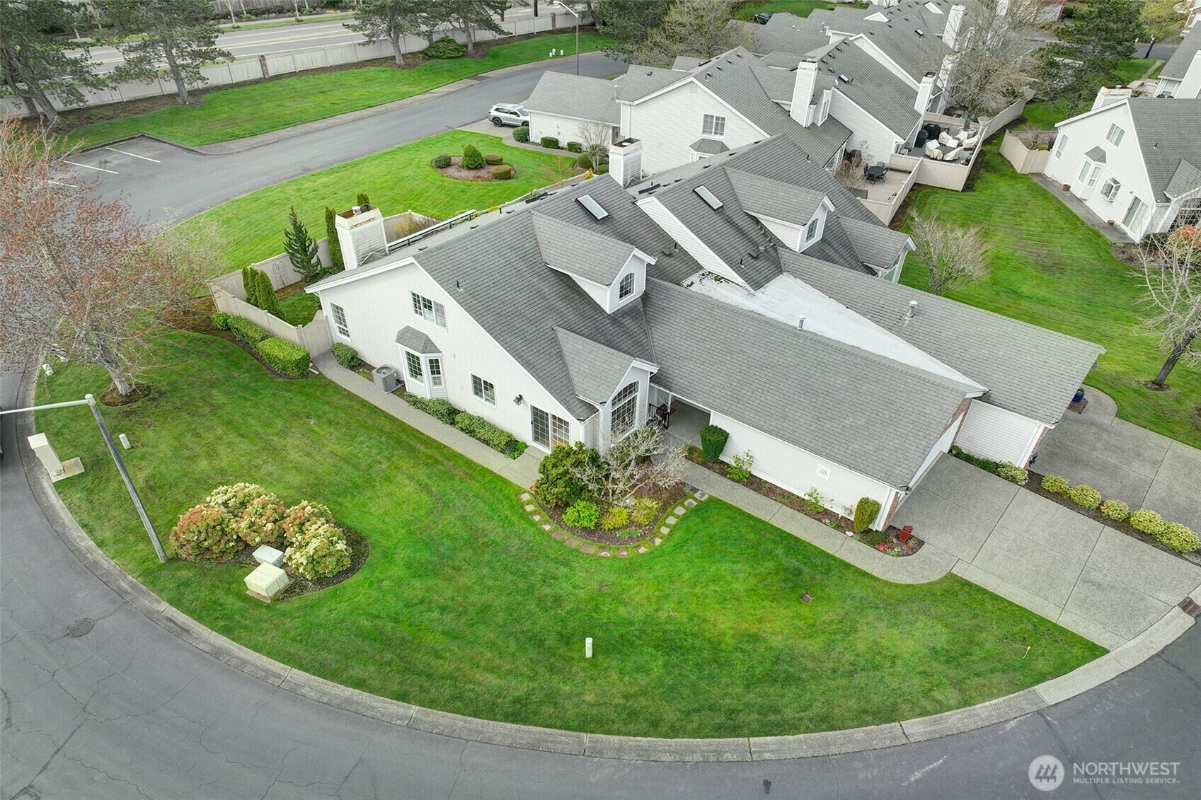 Property Photo: 14127 SE 238th Lane WA 98042