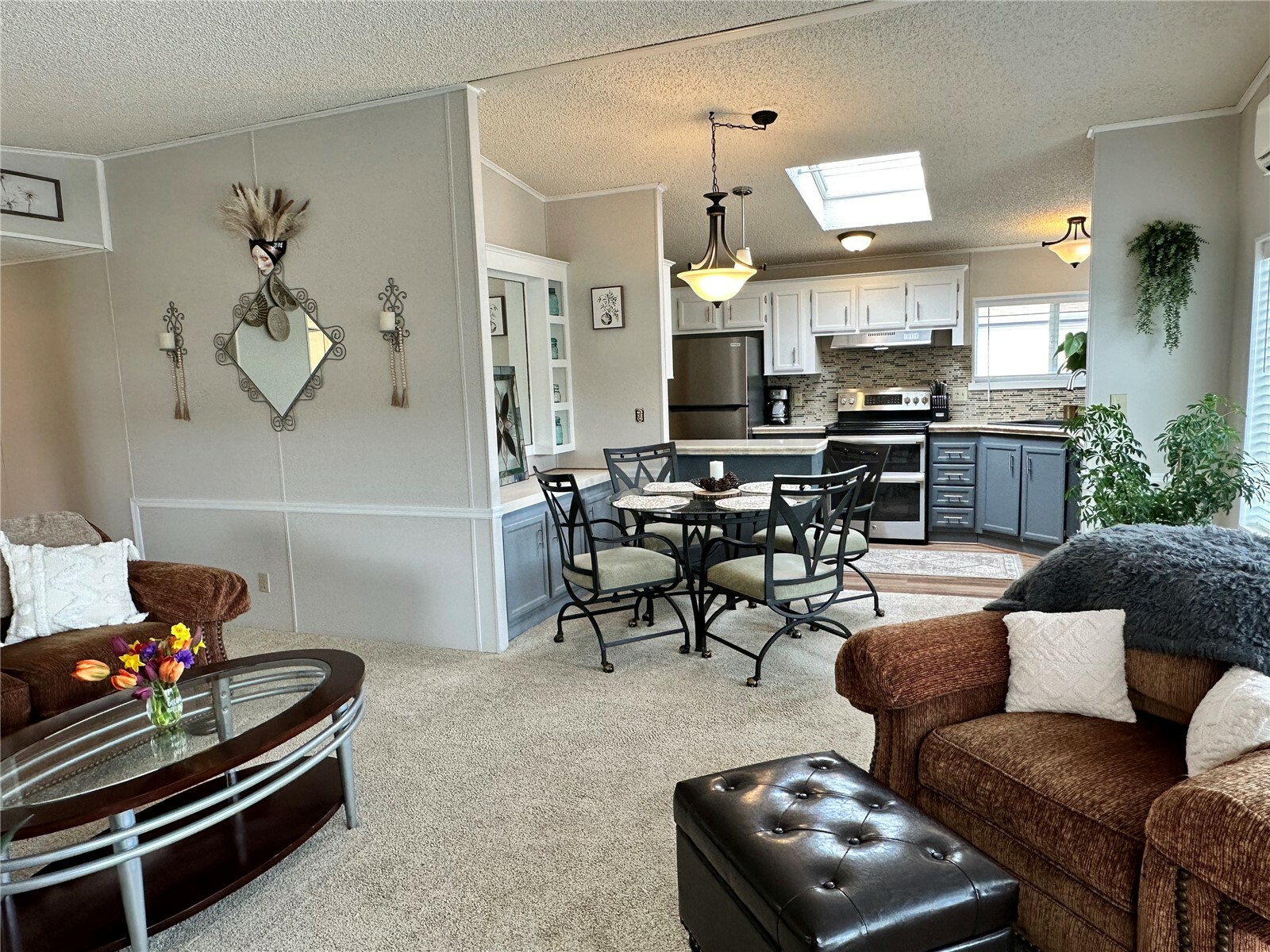 Property Photo: 1427 100th Street SW 50 WA 98204