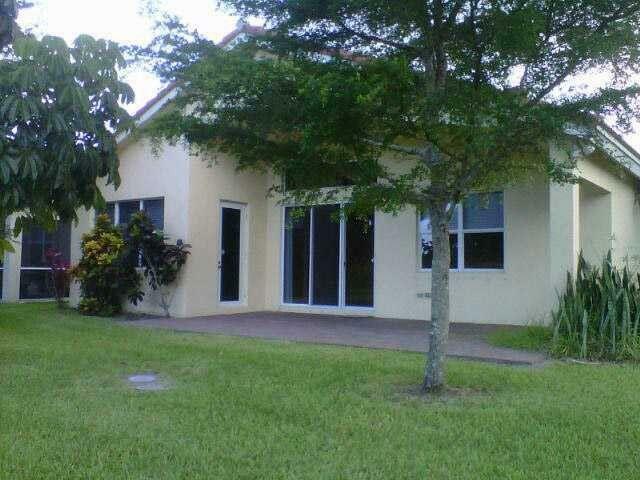 Property Photo: 1065 SE Fleming Way FL 34997