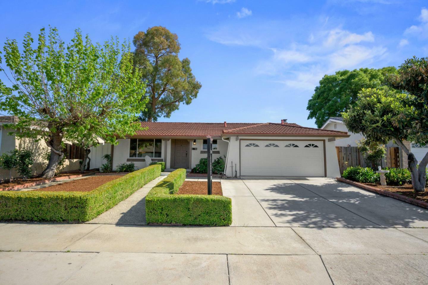 Property Photo: 874 Knollfield Way CA 95136