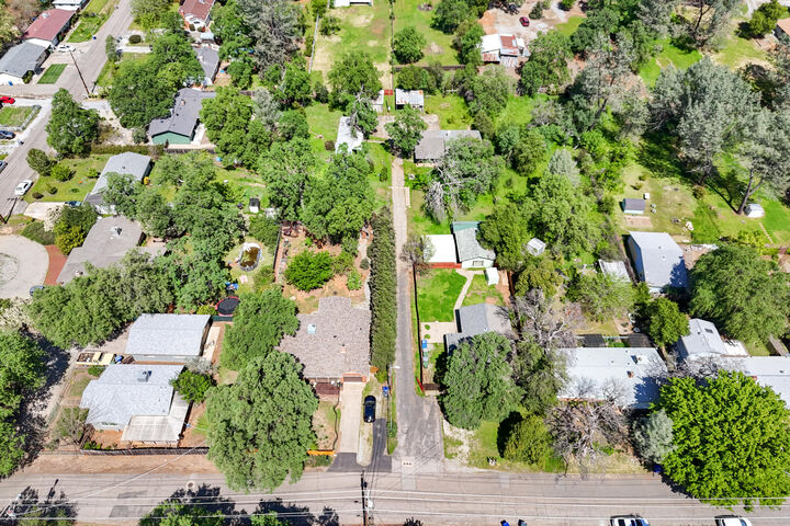 Property Photo: 1440, 1444 Oakdale Lane CA 96002