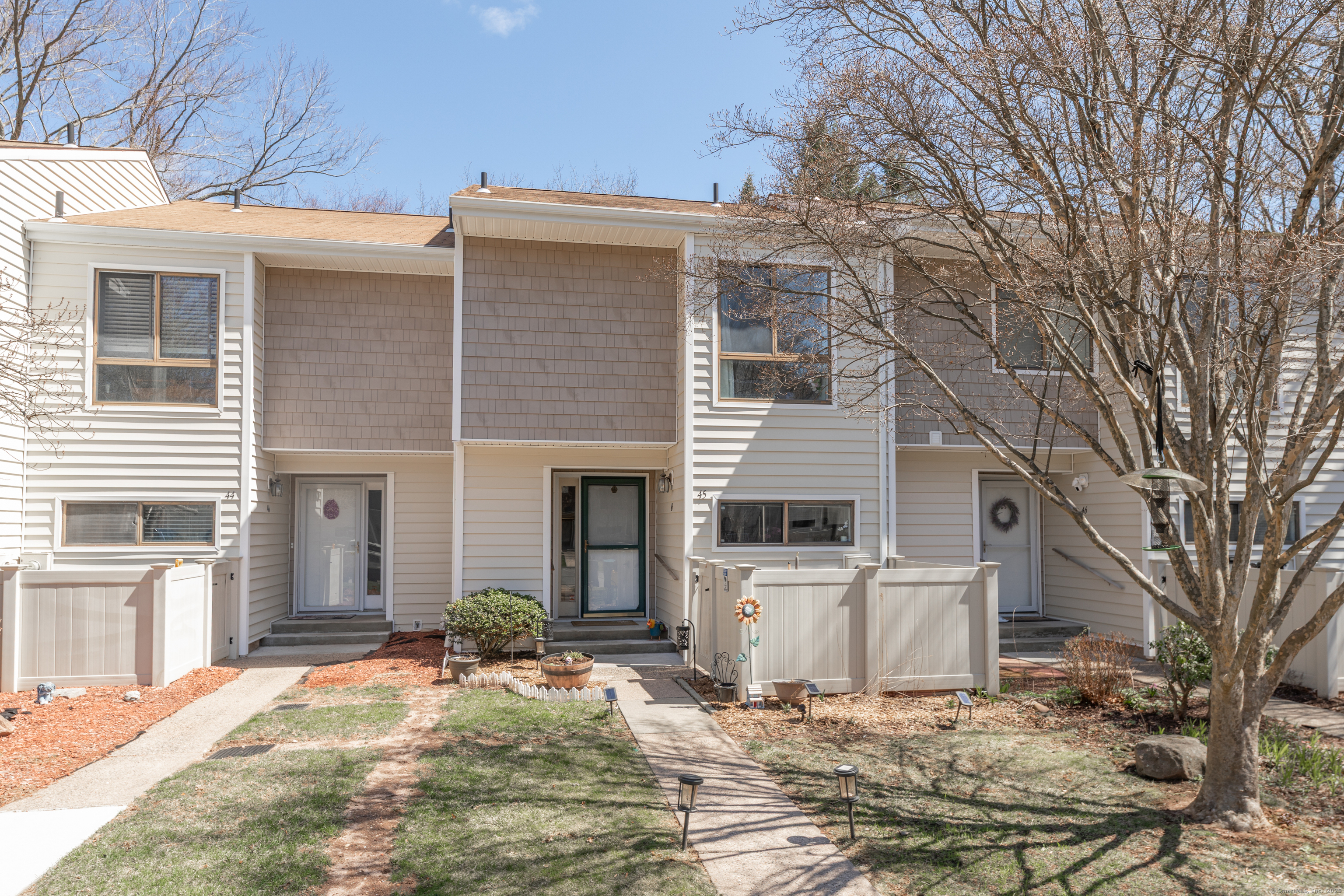 Property Photo: 45 Currier Place CT 06410