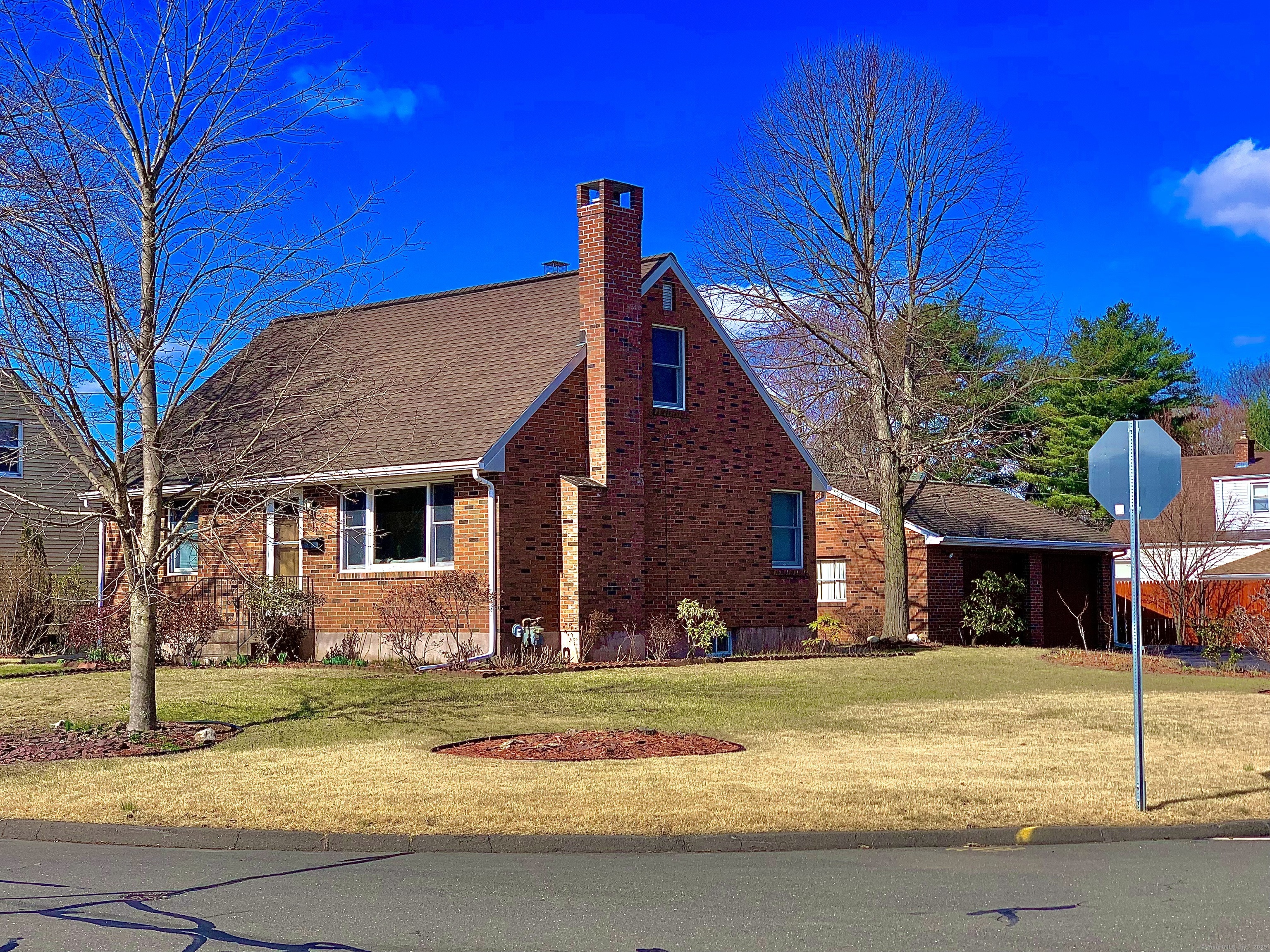 Property Photo: 37 Sedgwick Road CT 06108