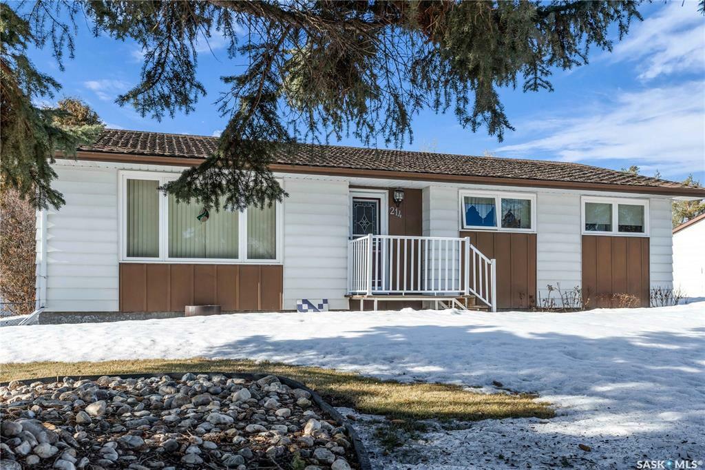Property Photo: 214 Edwards Street SK S0G 4V0