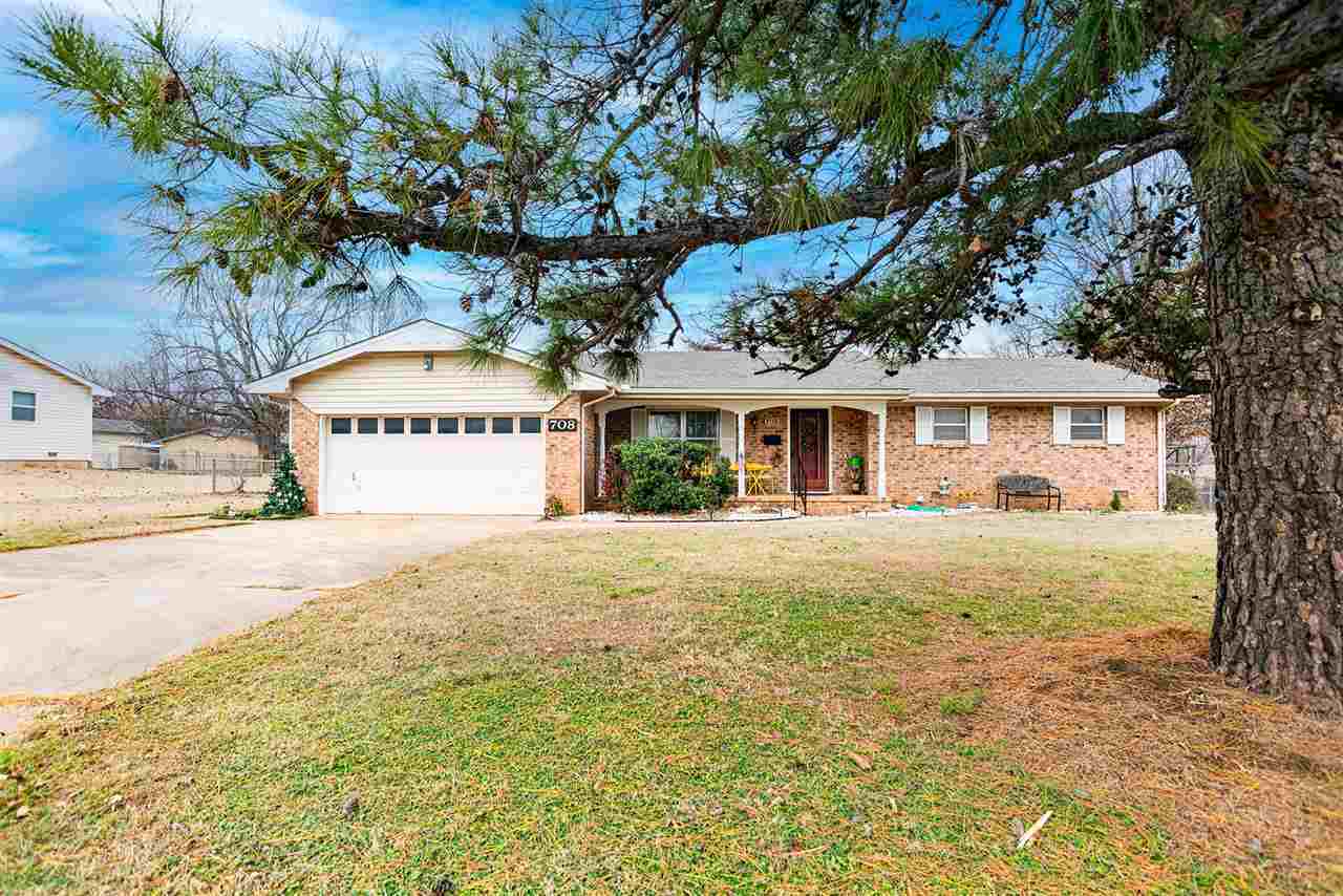 Property Photo: 708 W Hartwood OK 74075