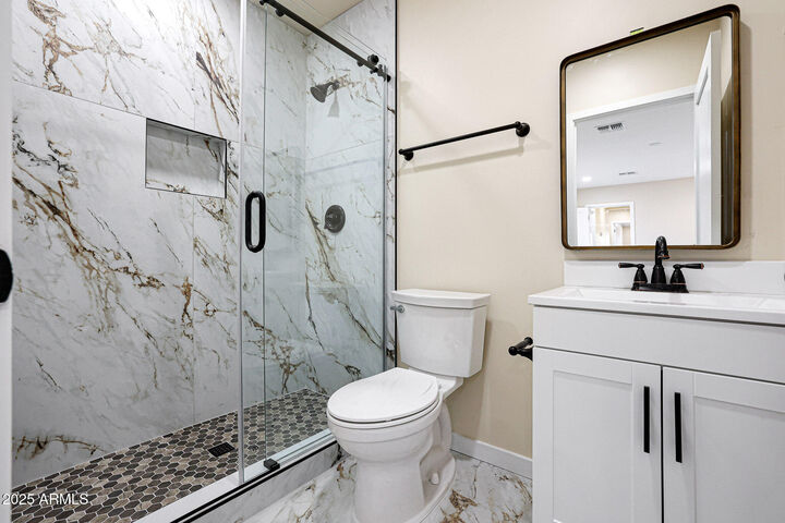 Property Photo: 725 E Encanto Drive AZ 85281