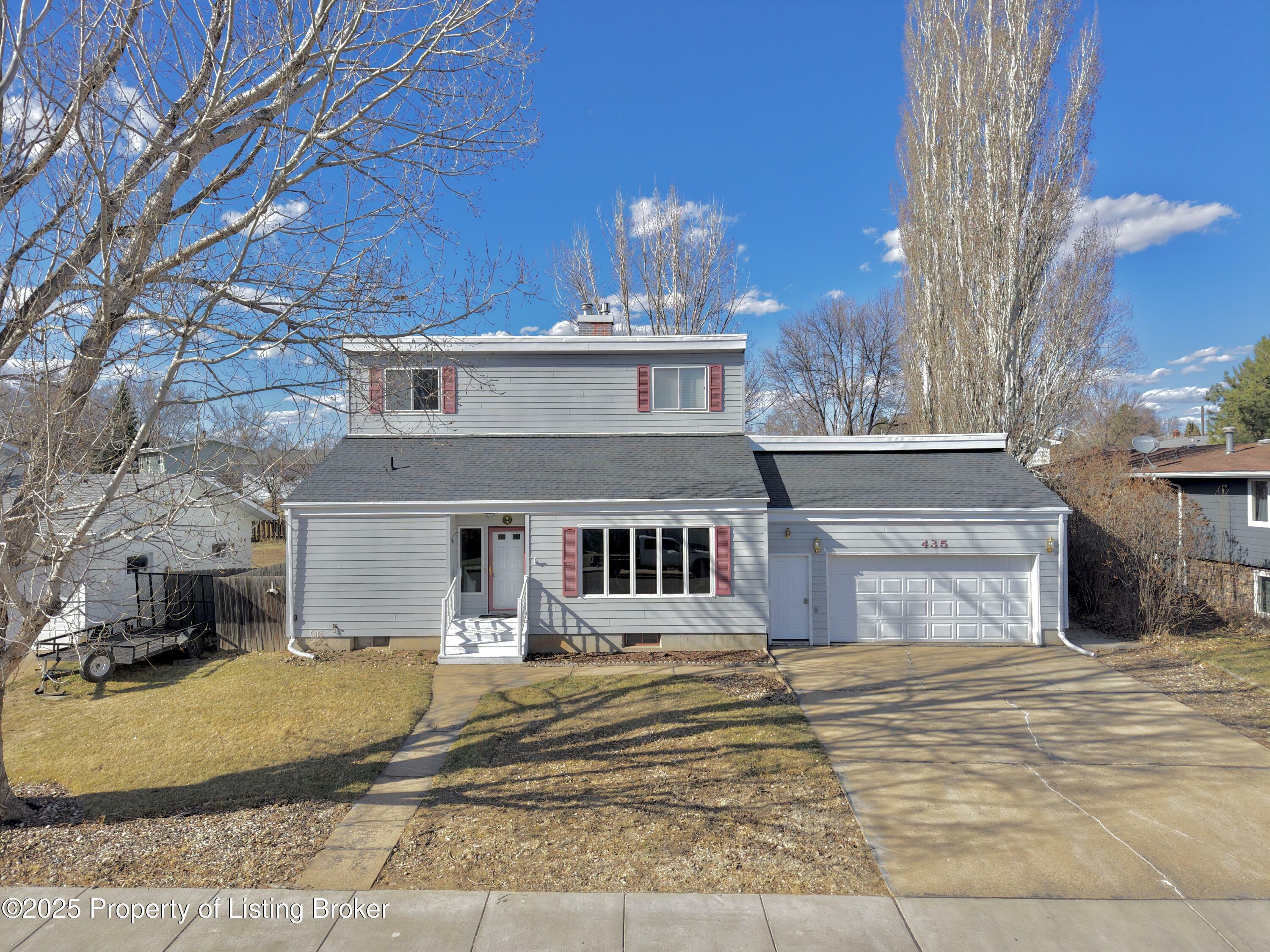 Property Photo: 435 10th Street East ND 58601