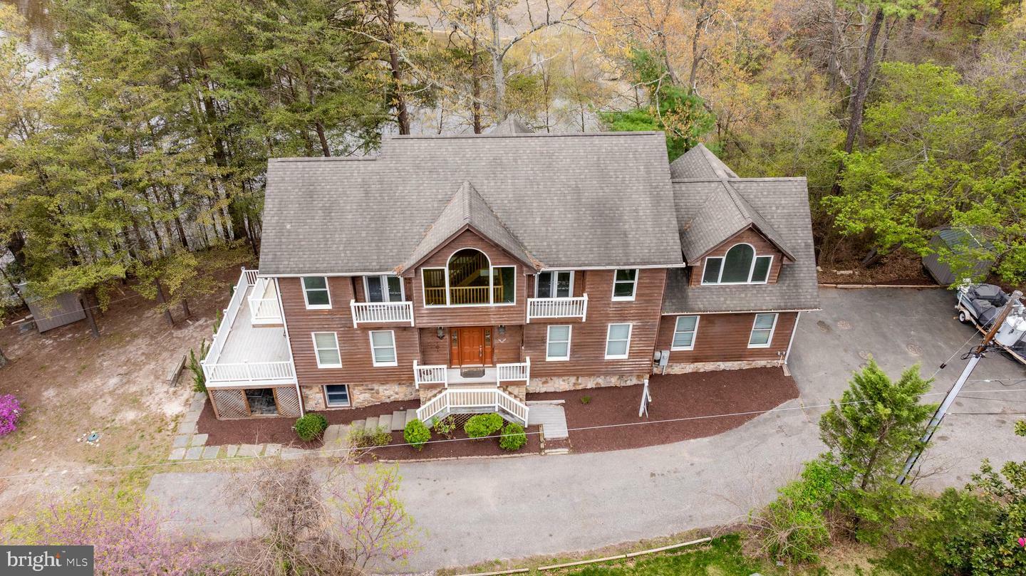 322 Piney Point Road  Pasadena MD 21122 photo