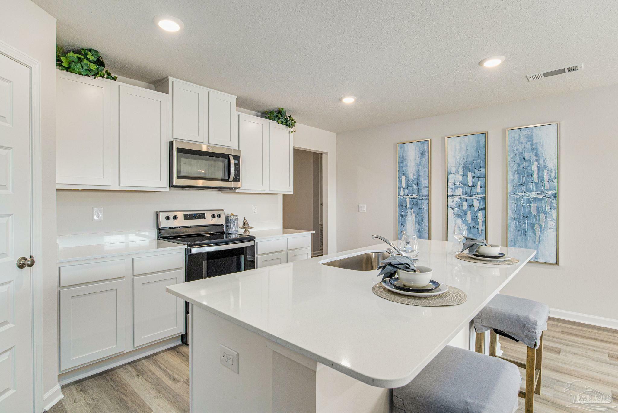 Property Photo: 5419 Torchwood Drive FL 32531
