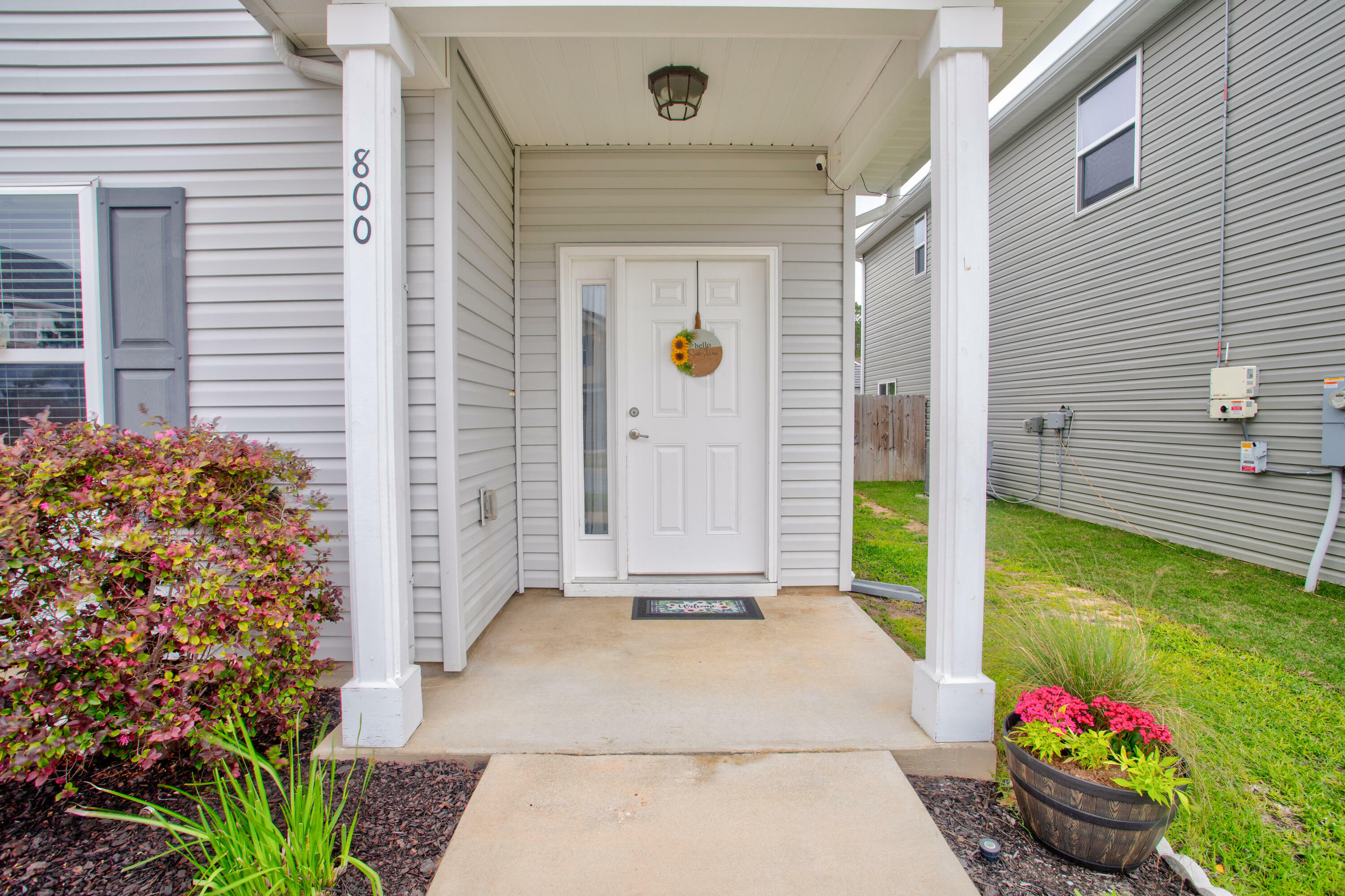 Property Photo: 800 N Peoria Court FL 32536