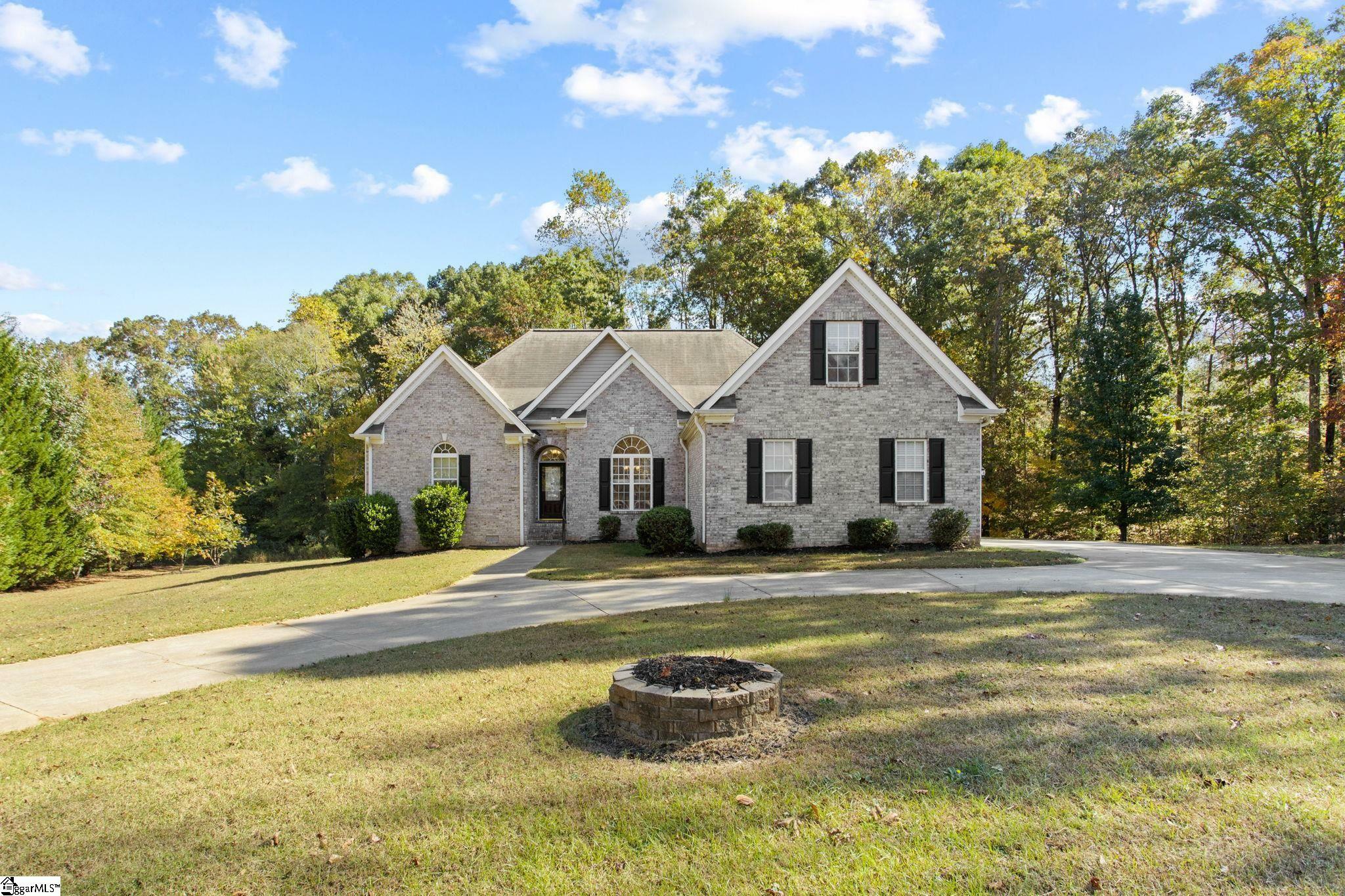 Property Photo:  3 Yew Place  SC 29673 