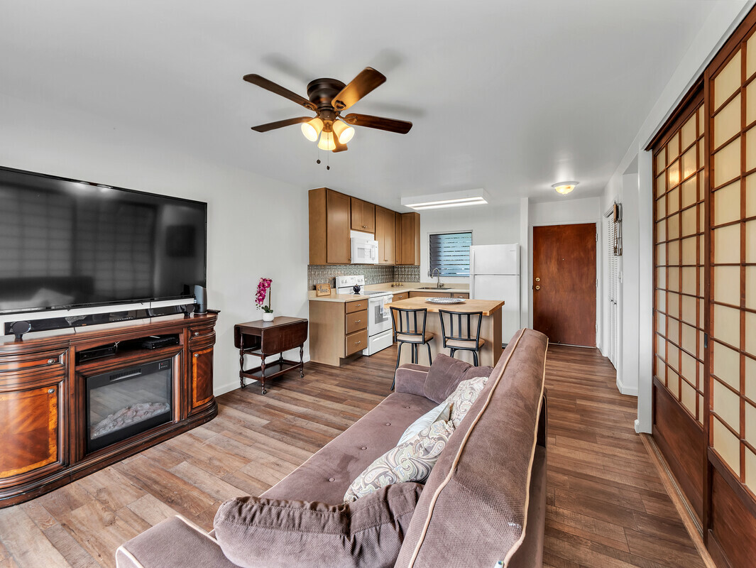 Property Photo: 75-5766 Kuakini Highway 101 HI 96740