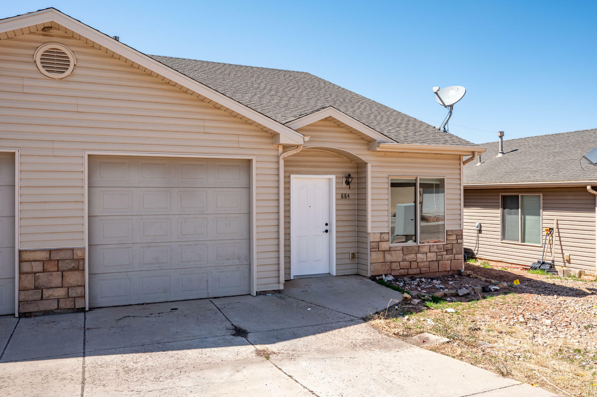 Property Photo: 884 S 110 W UT 84720