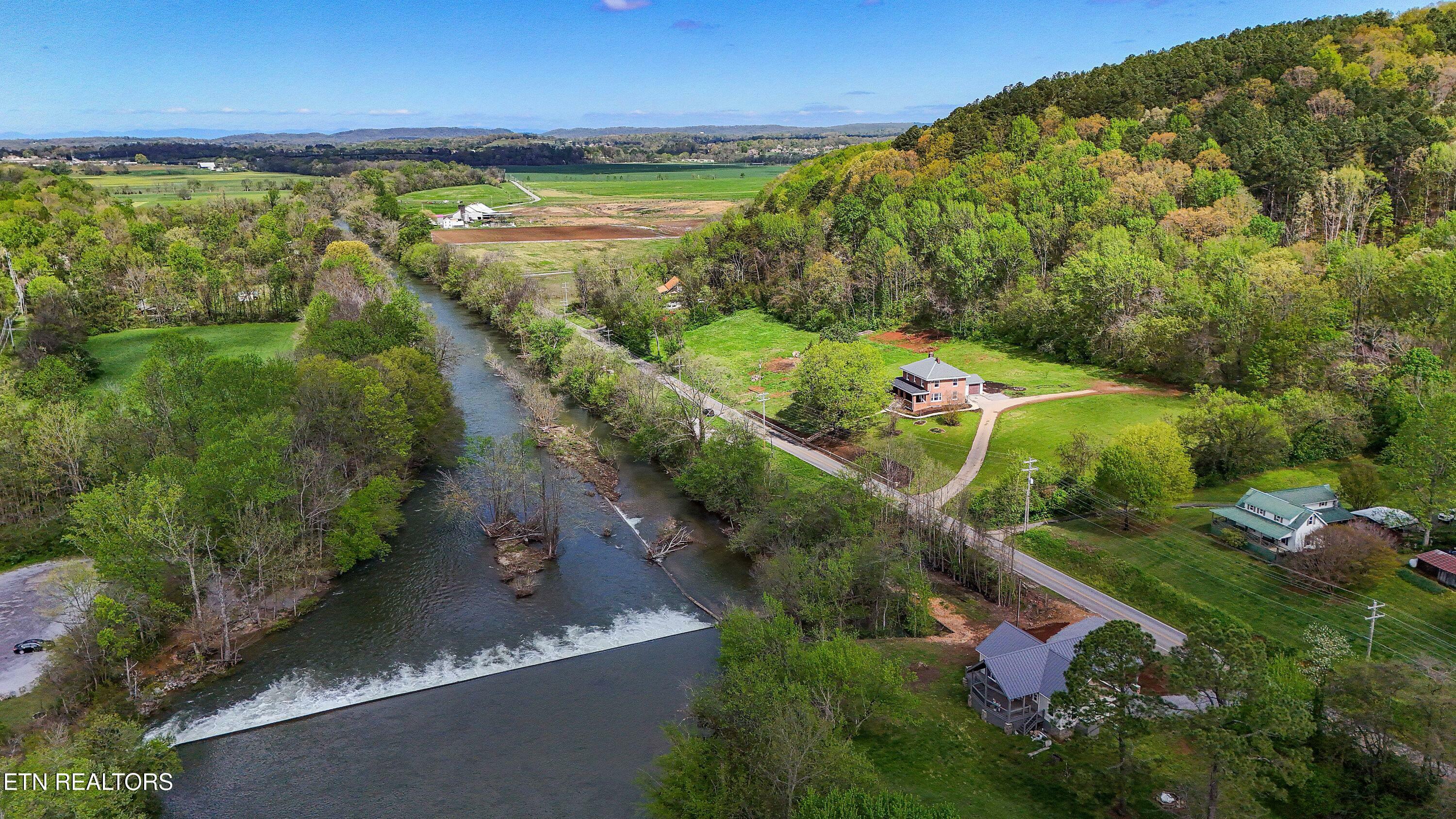 Property Photo: 4537 Old Walland Hwy TN 37886
