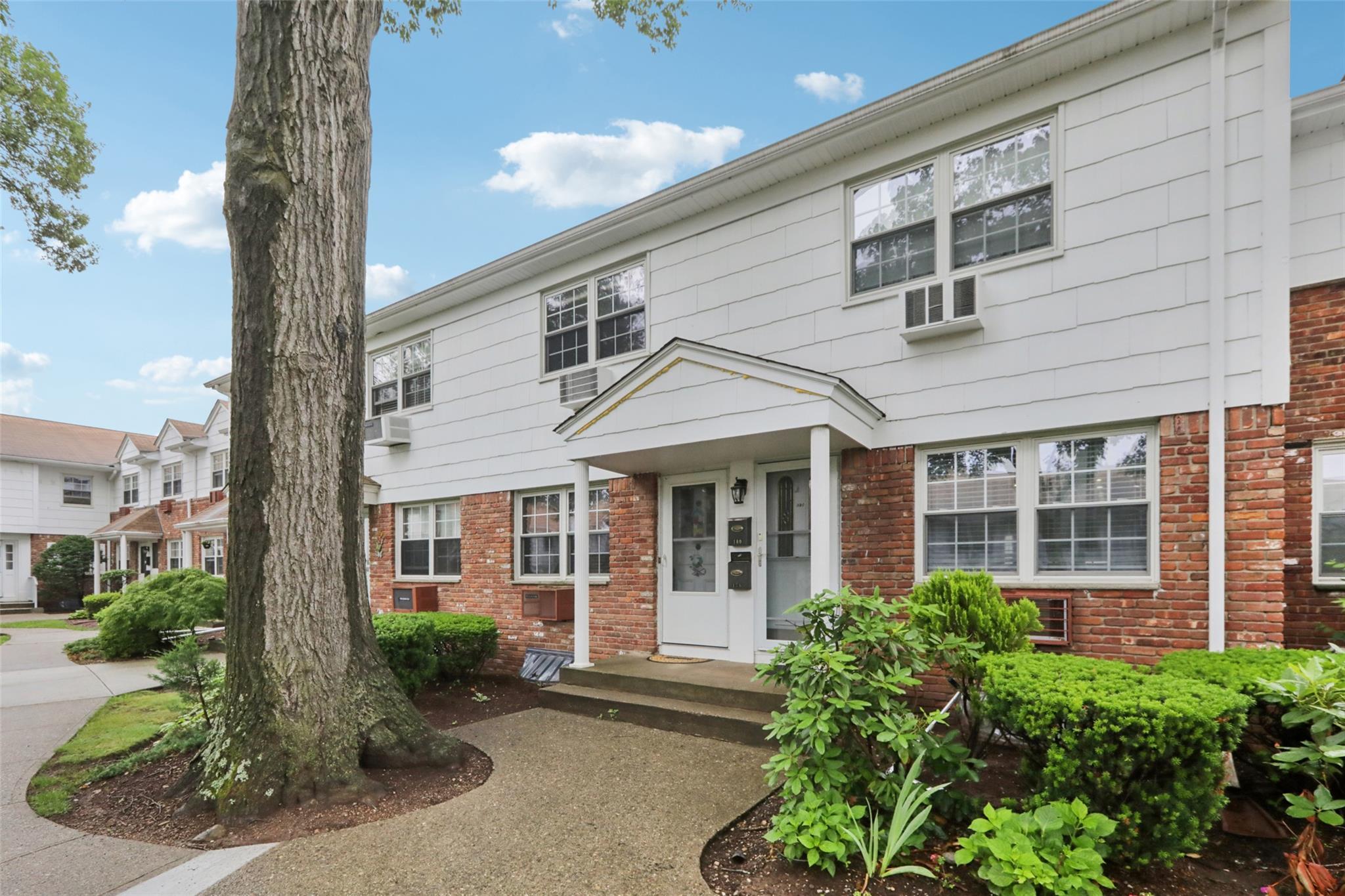 Property Photo:  178 Parkside Drive 178  NY 10901 
