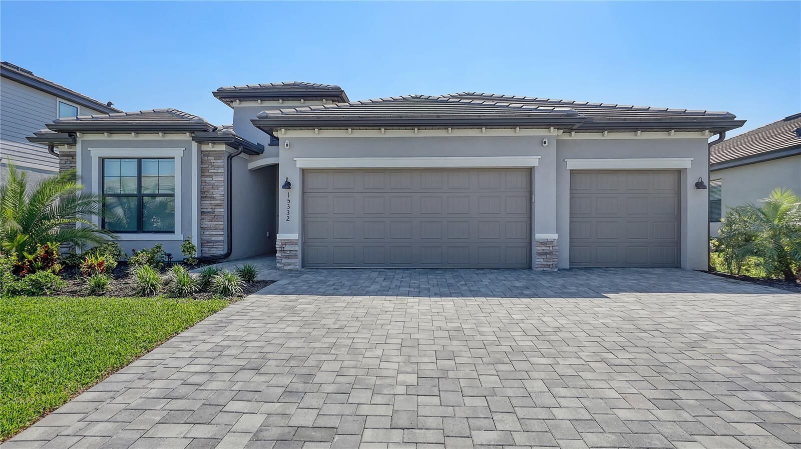 Property Photo: 15332 Serene Shores Loop Street FL 34211