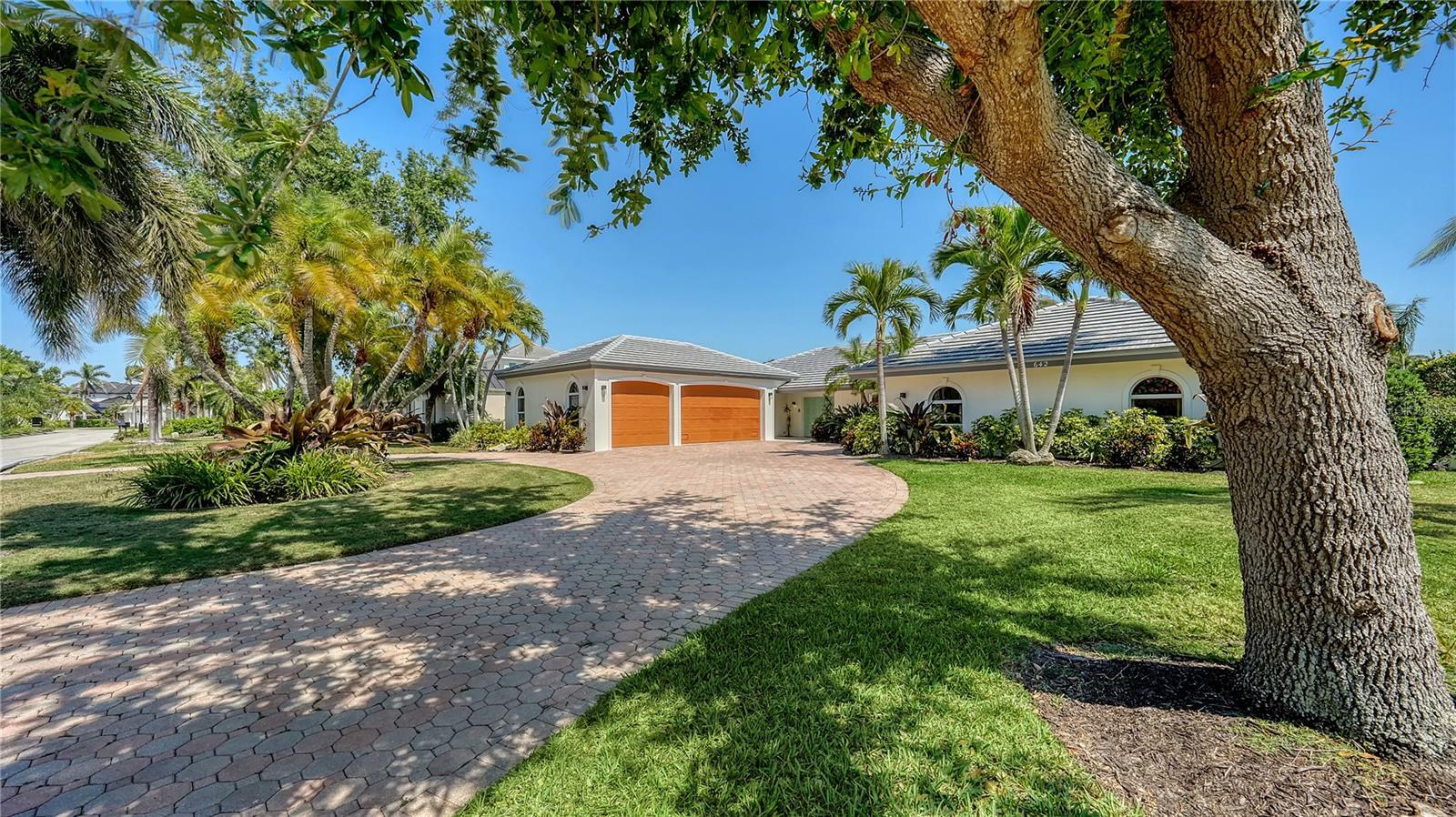 Property Photo: 642 S Owl Drive FL 34236