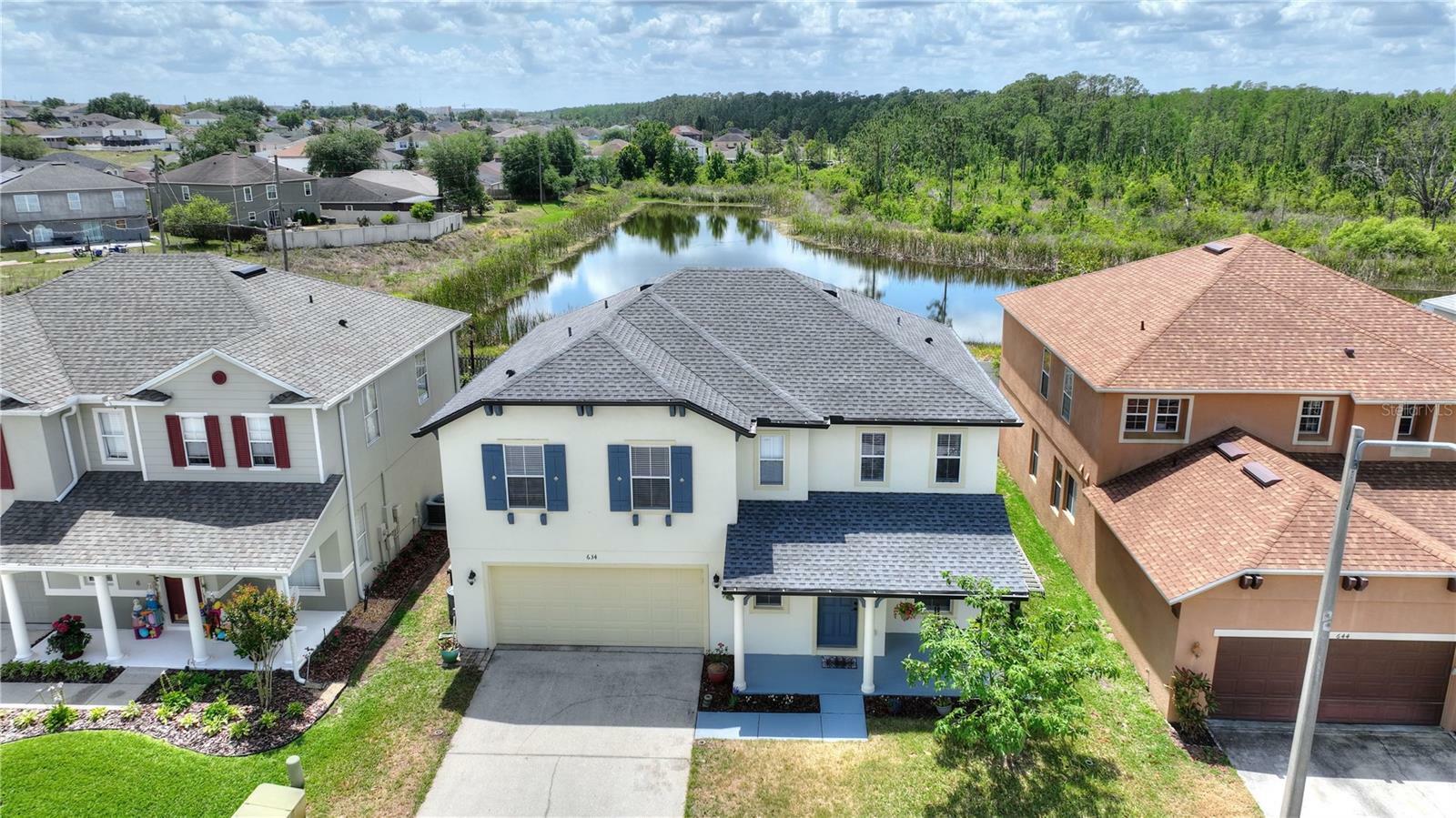 Property Photo: 634 Canna Drive FL 33897