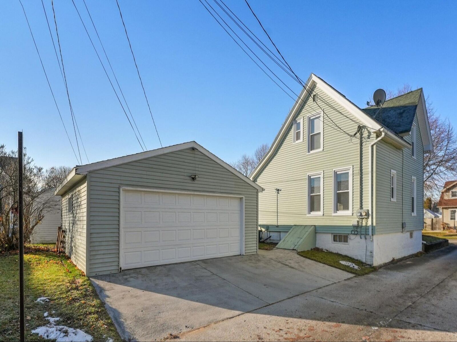 Property Photo:  2317 S 9th St  WI 53081 