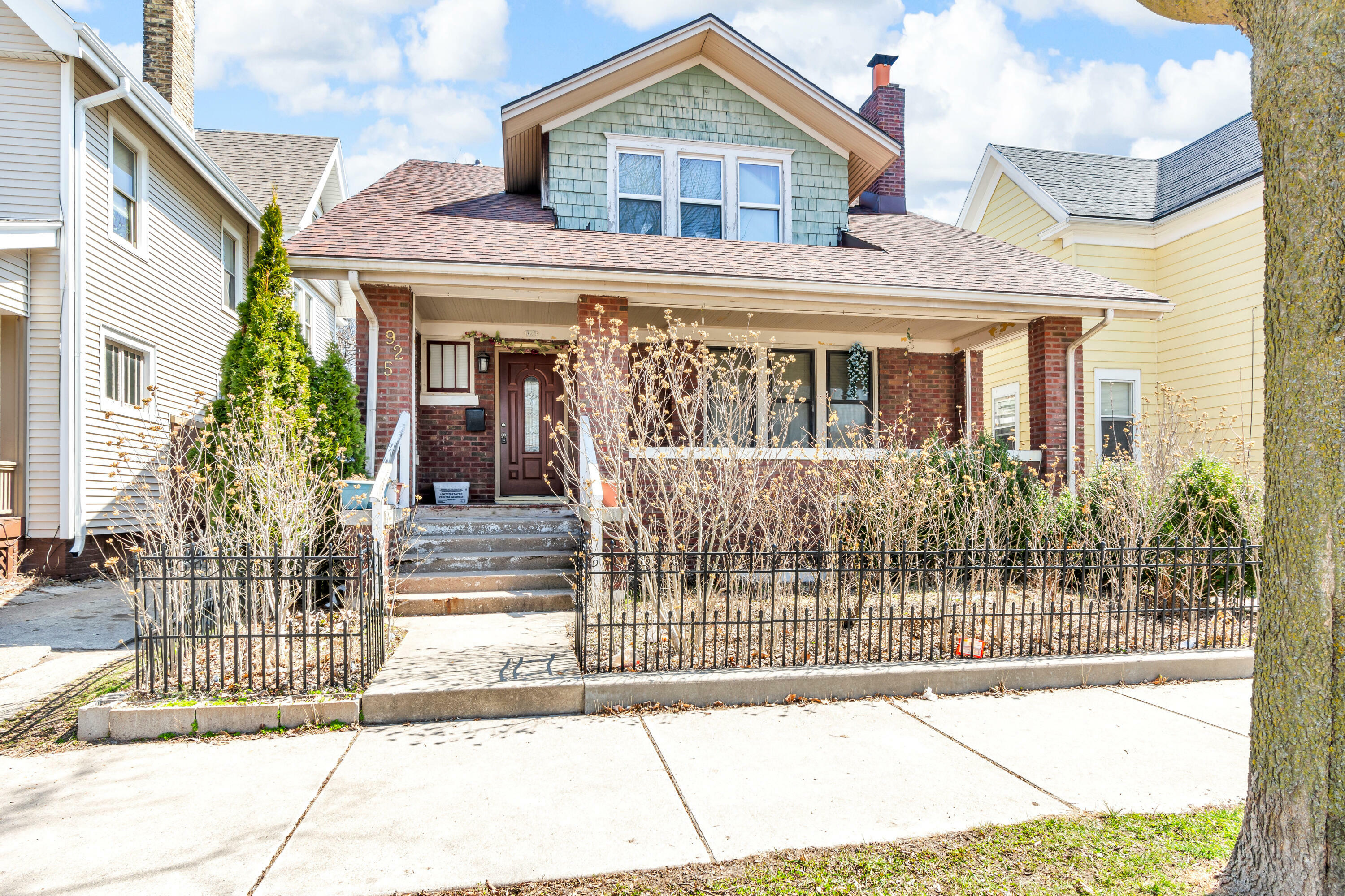 Property Photo: 925 Villa St WI 53403