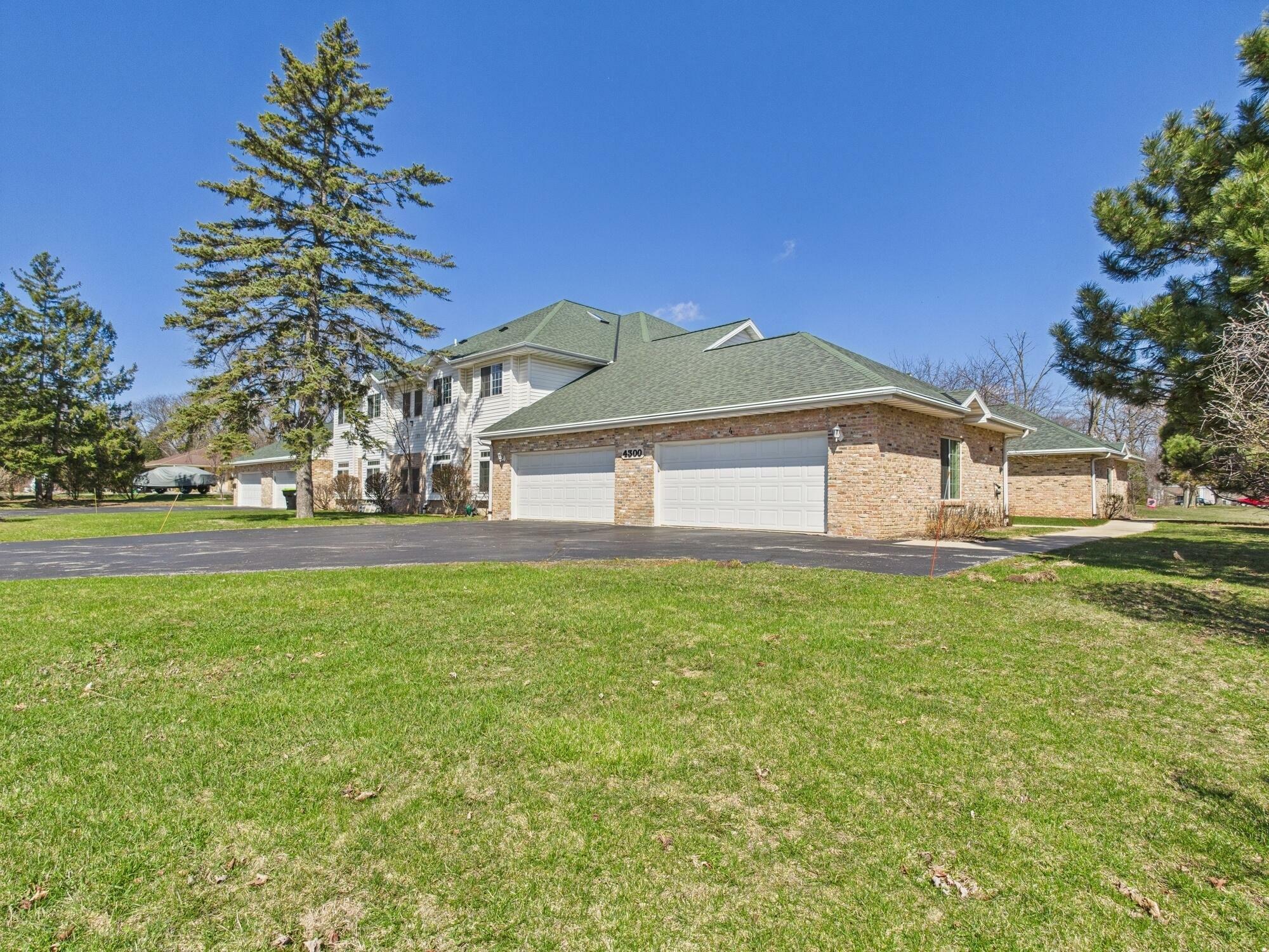 Property Photo: 4300 W Grange Ave 4 WI 53220