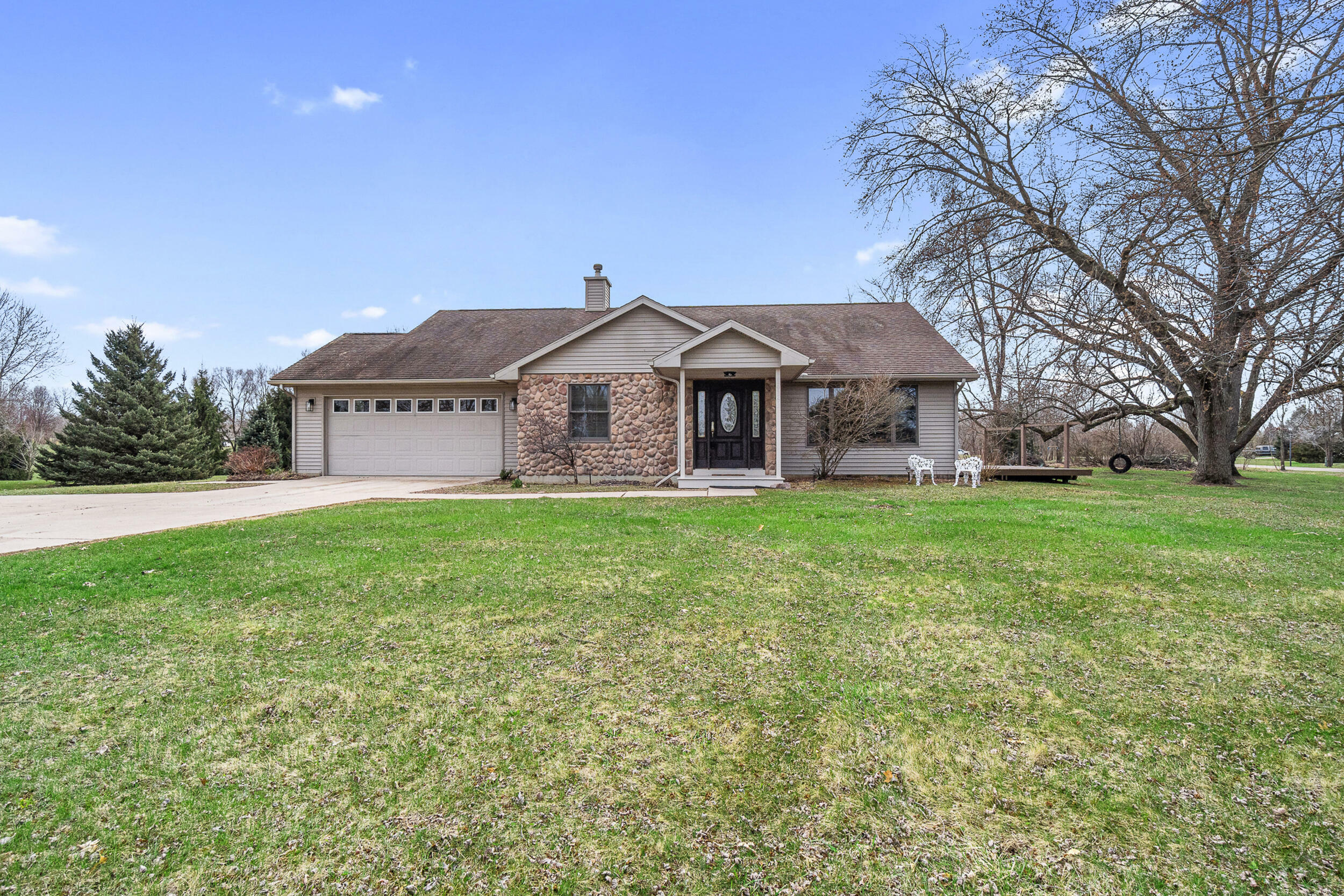 Property Photo: 9363 E Michigan Avenue MI 49201