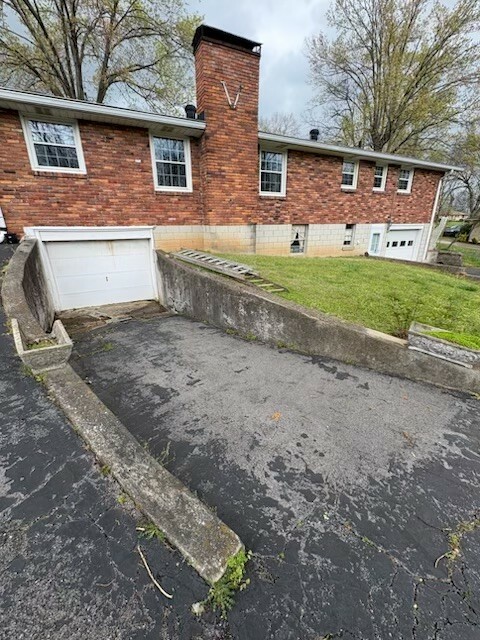 Property Photo: 411 Kemper Dr N TN 37115