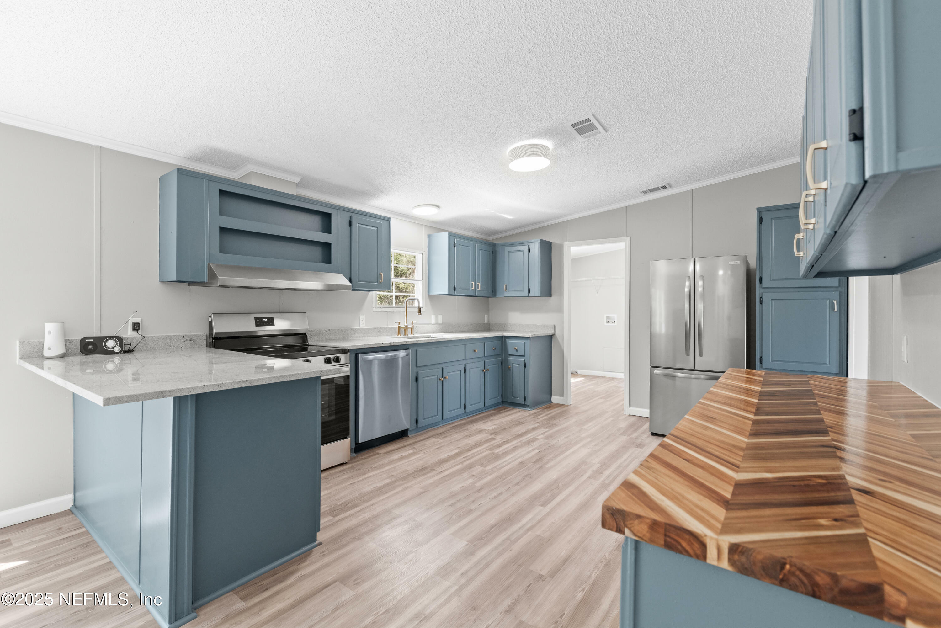 Property Photo: 15712 Butch Baine Drive FL 32218