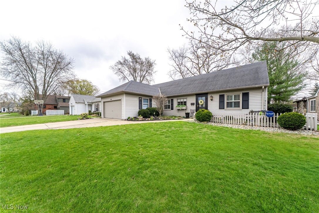 Property Photo: 18667 Inglewood Avenue OH 44116