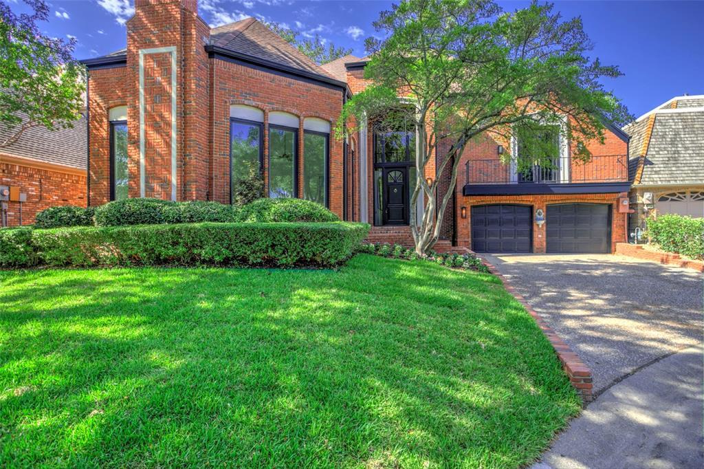 Property Photo: 5919 Club Hill Place TX 75248