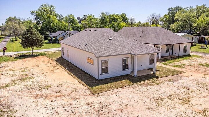 Property Photo:  525 N Washington Street  TX 75140 