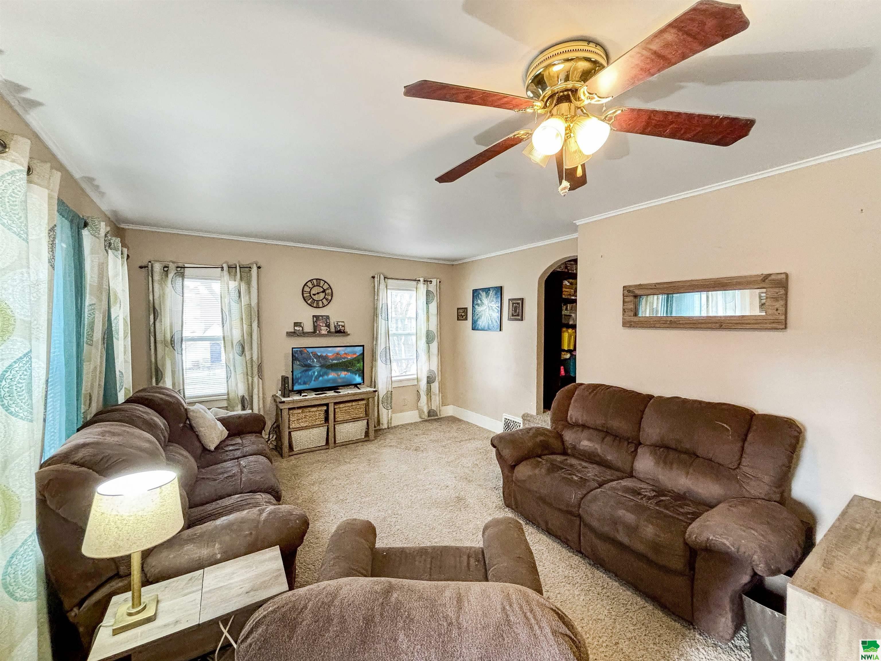 Property Photo: 401-03 32 St IA 51104-2541